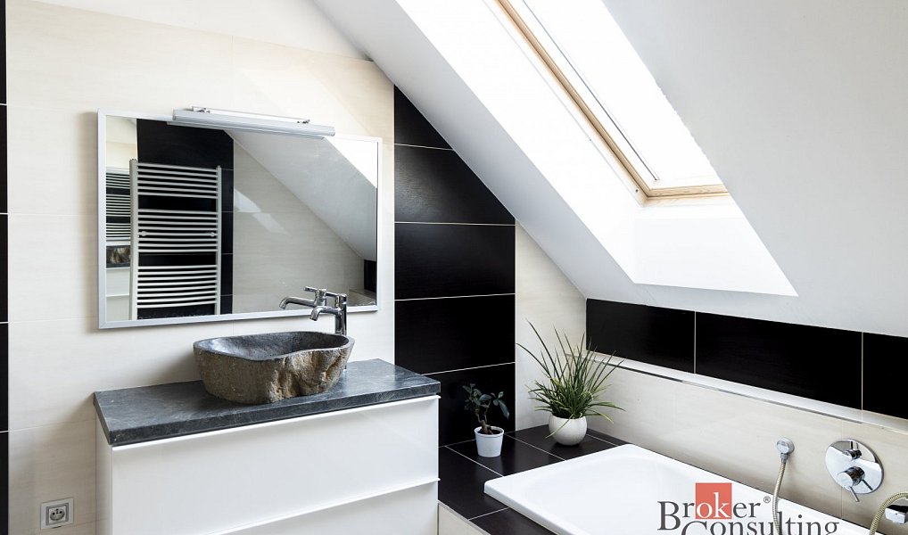 Prodej domu 280 m² s pozemkem 981 m², Hýskov – náhled fotky 13