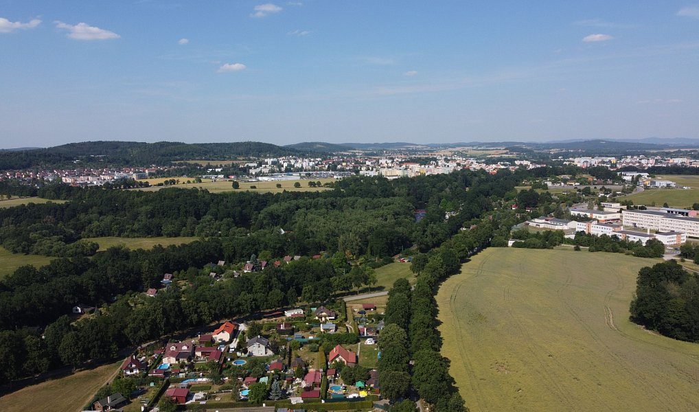 Prodej stavebního pozemku 1 176 m², Strakonice – náhled fotky 3