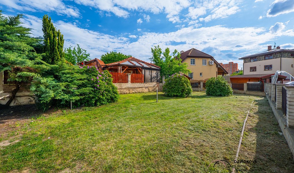 Prodej domu 340 m² s pozemkem 422 m², Praha – náhled fotky 2