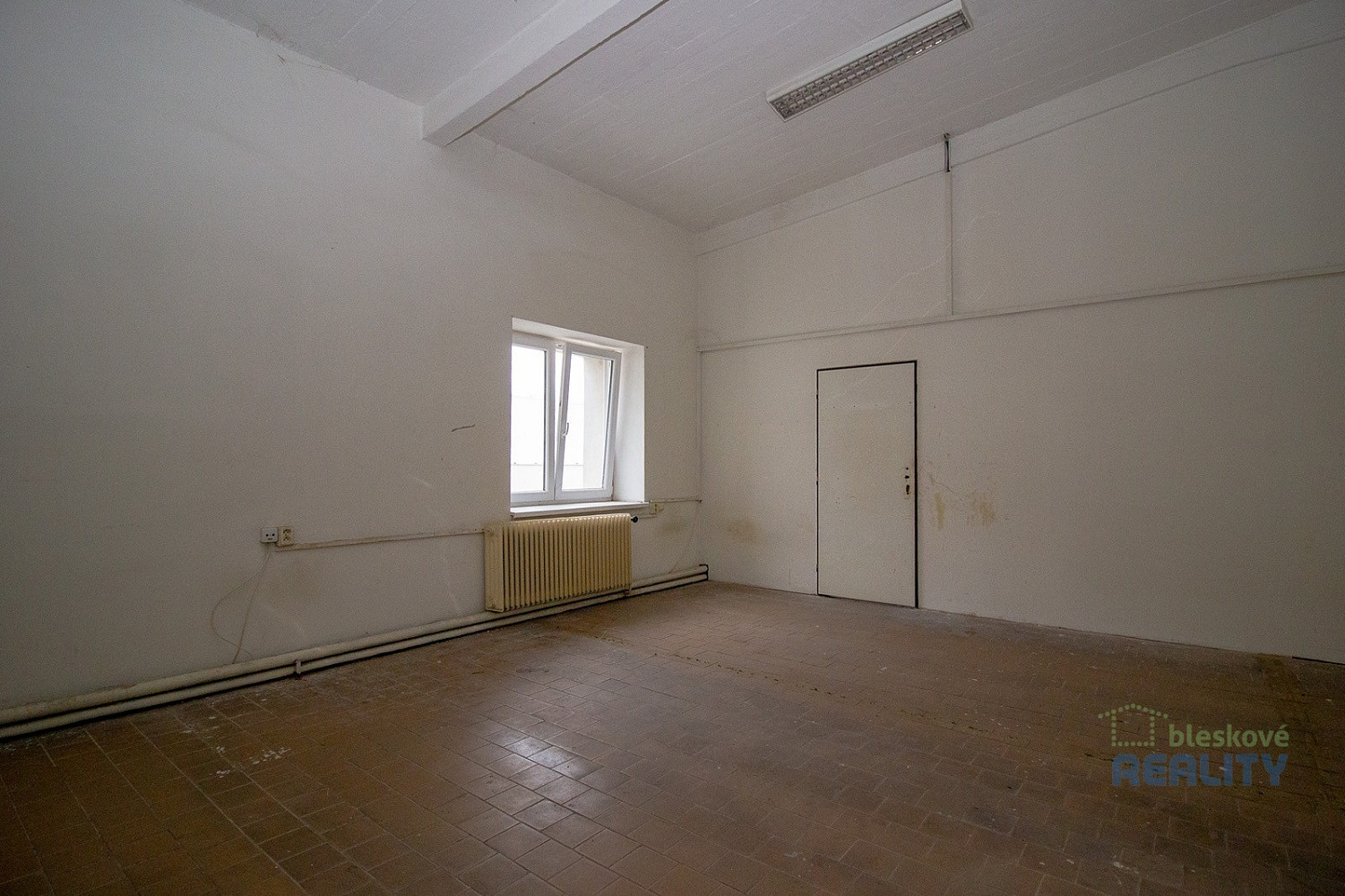 Pronájem výrobních prostor 826 m² – fotografie 5