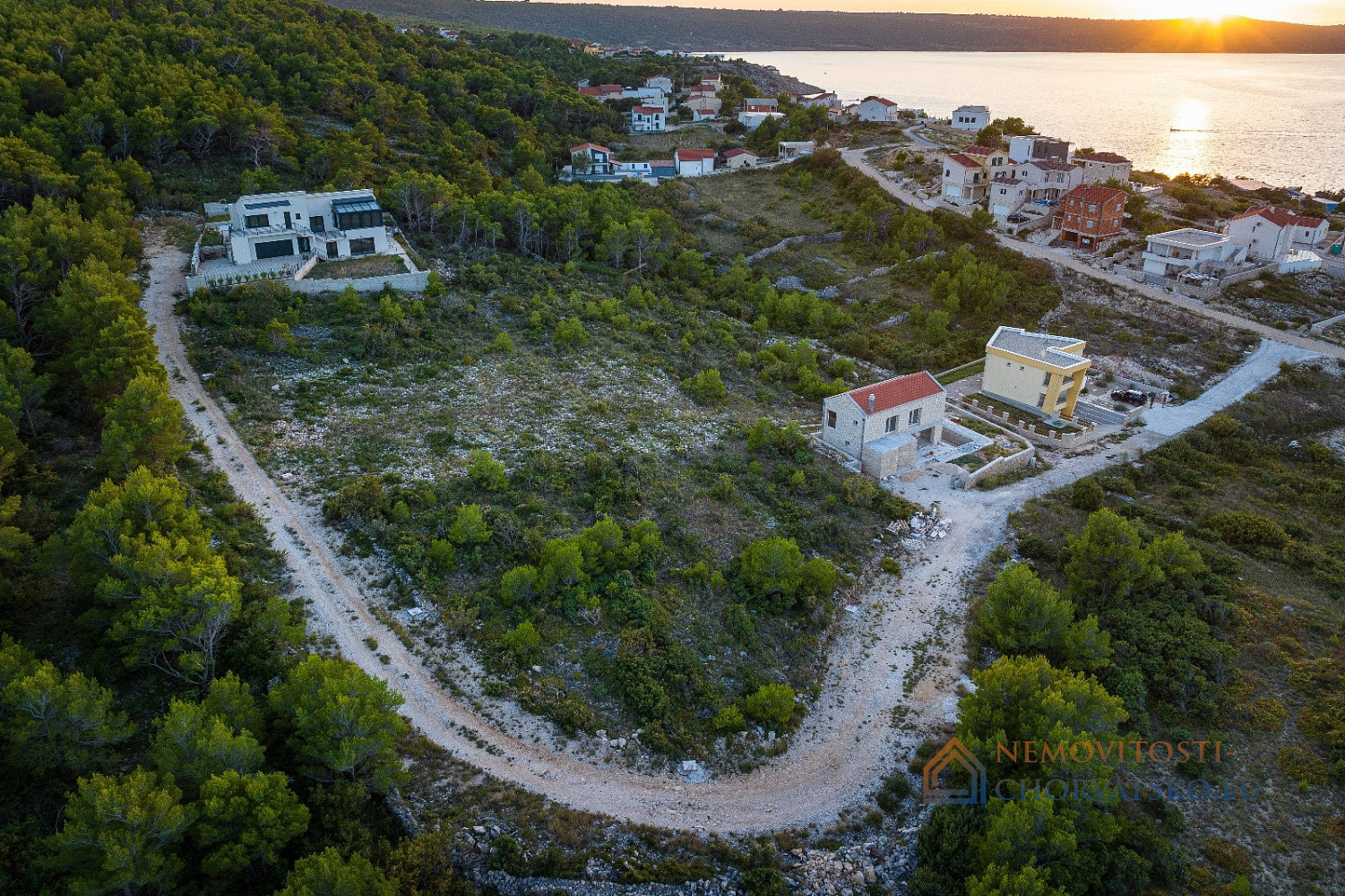 Prodej stavebního pozemku 700 m² - Görünüm 3