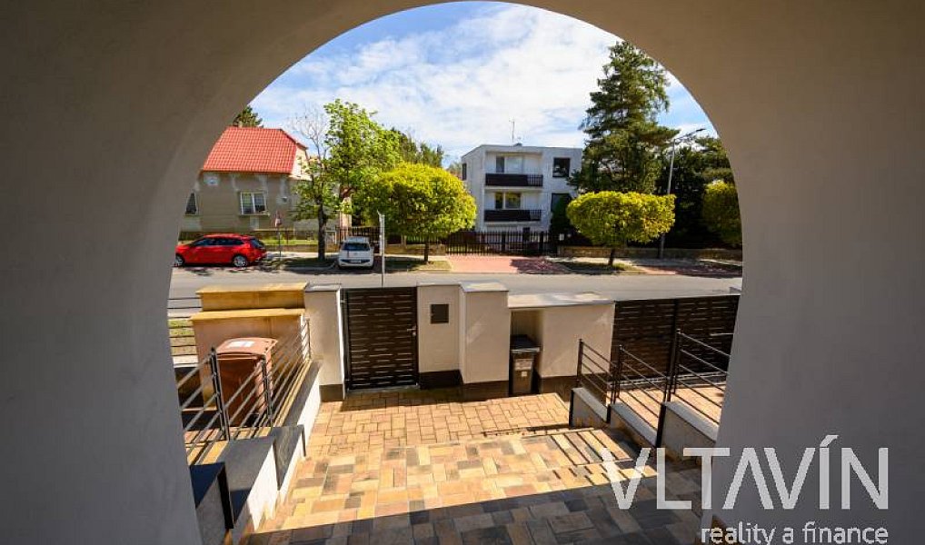 Prodej domu 232 m² s pozemkem 391 m², Praha – náhled fotky 7