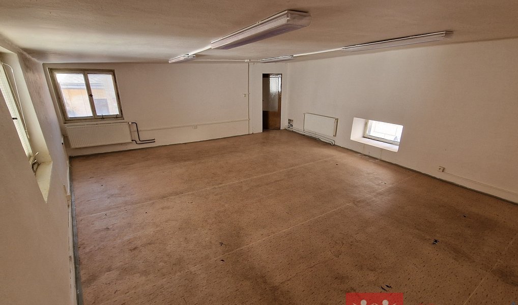Pronájem obchodních prostor 120 m², Znojmo – náhled fotky 2