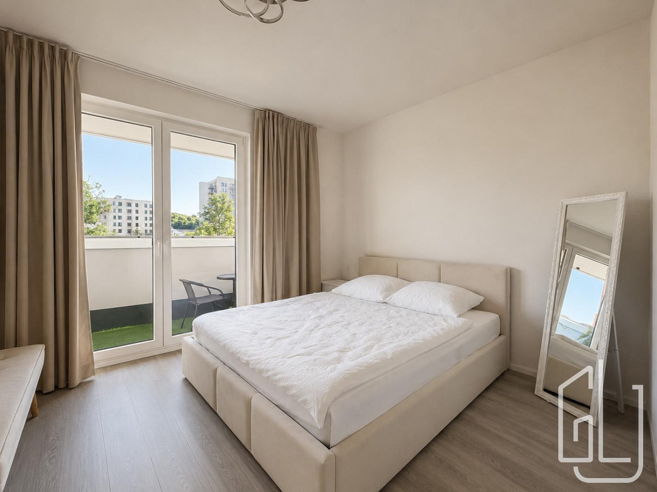 Pronájem bytu 2+kk 52 m² — photo 2