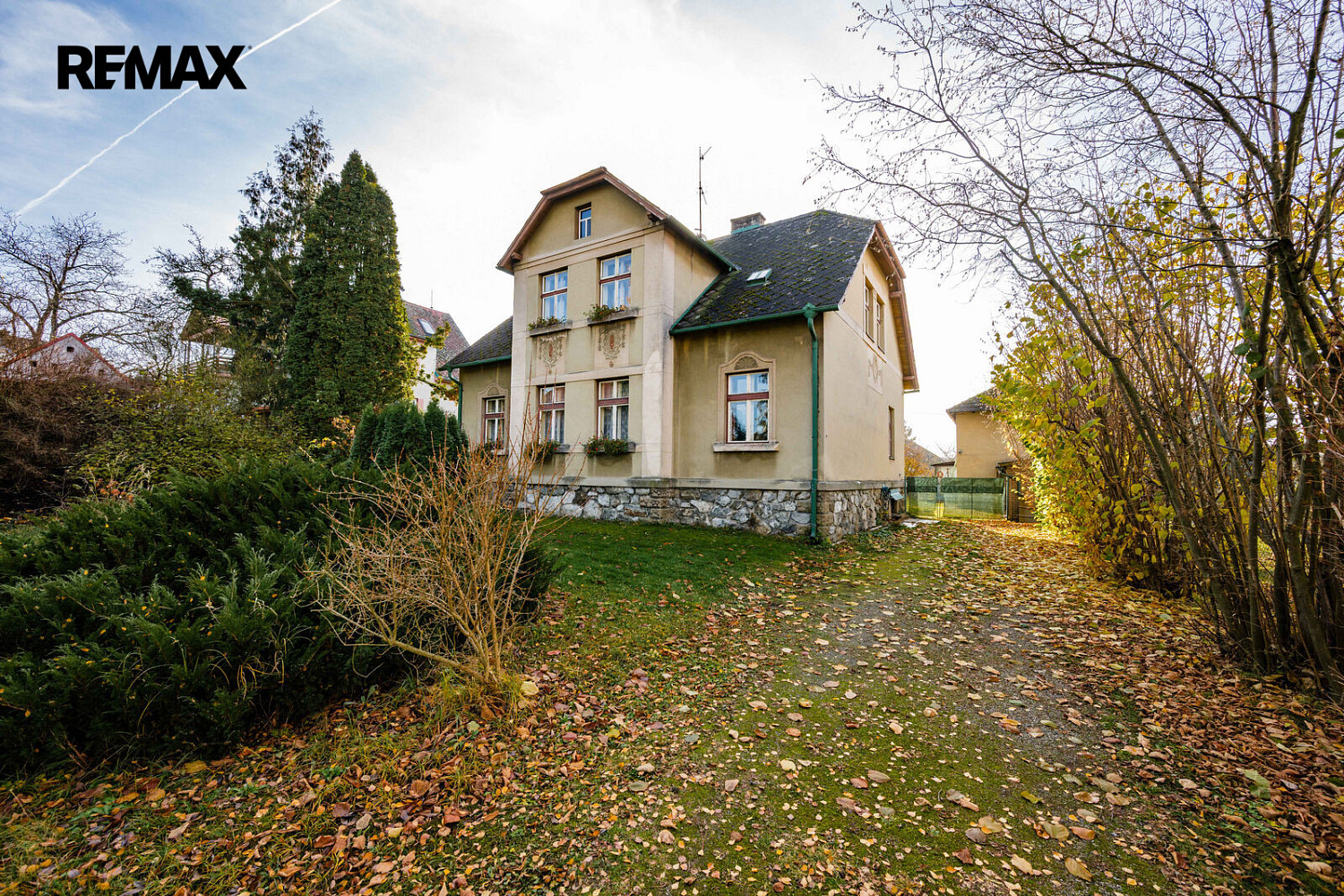 Prodej domu 216 m² s pozemkem 1 646 m²