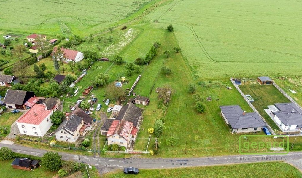 Prodej domu 170 m² s pozemkem 1 000 m², Obrubce – náhled fotky 2
