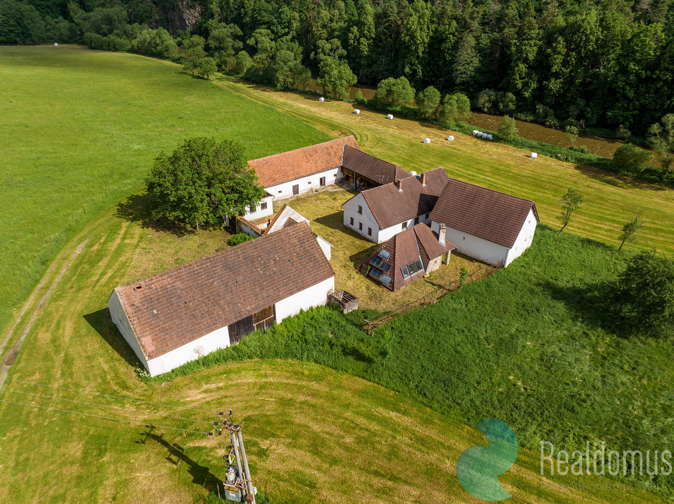 Prodej zemědělského objektu 1 300 m² — photo 3