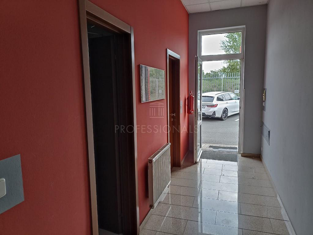 Pronájem obchodních prostor 135 m² – fotografie 5