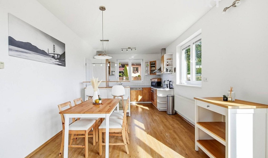 Prodej domu 145 m² s pozemkem 1 215 m², Narysov – náhled fotky 3