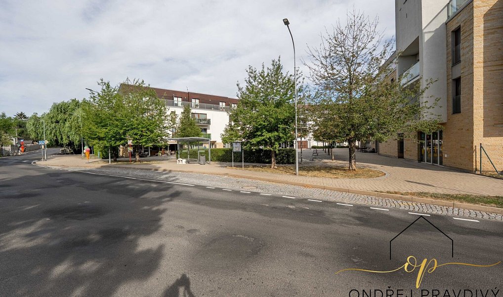 Prodej stavebního pozemku 1 601 m², Statenice – náhled fotky 20