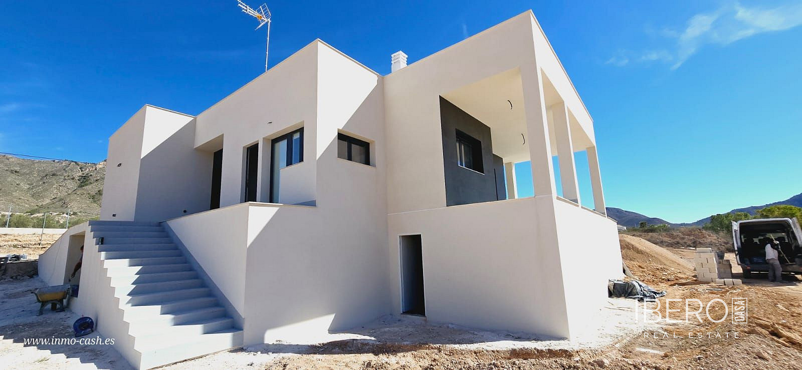 Prodej domu 250 m² s pozemkem 6 000 m²