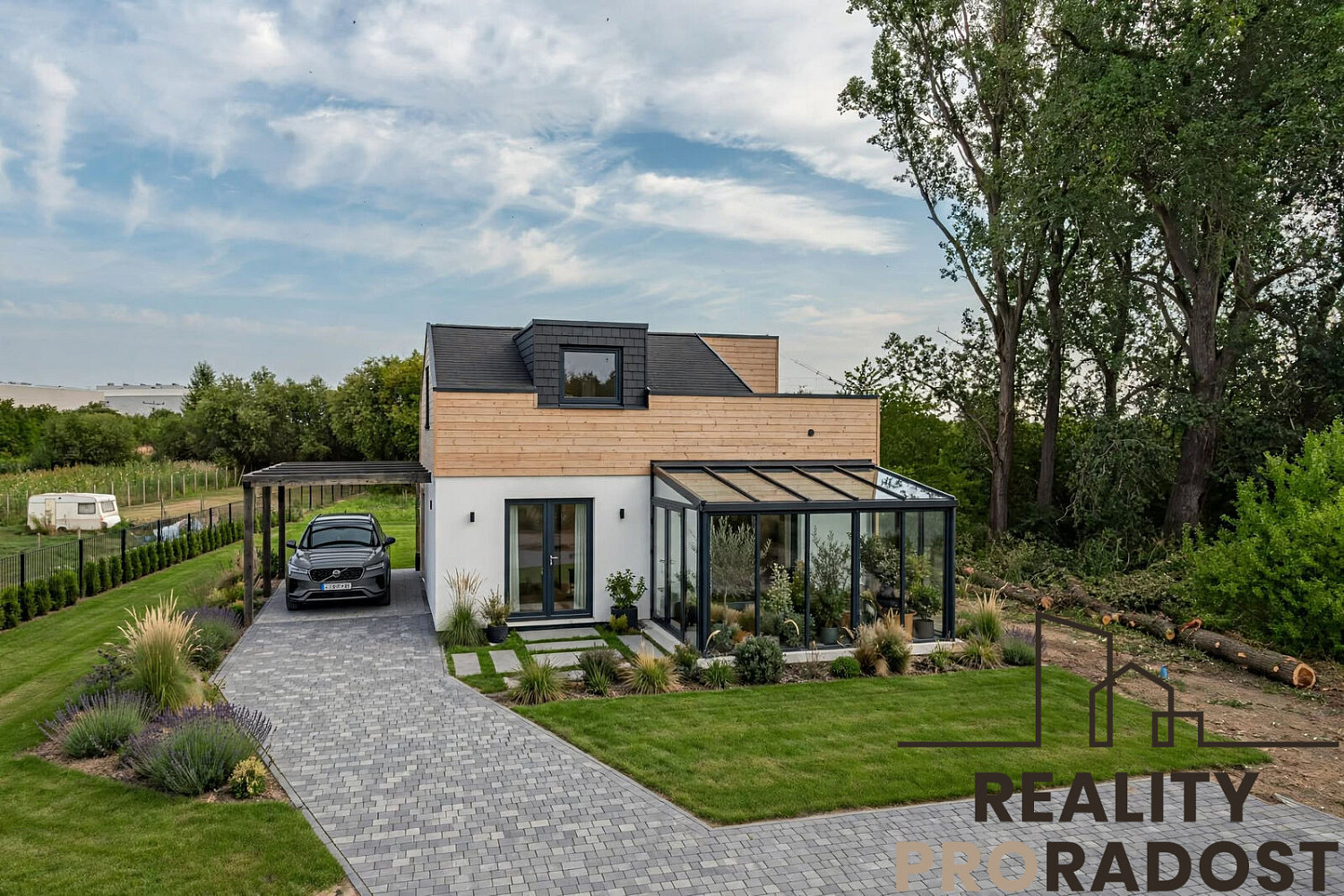 Prodej stavebního pozemku 1 370 m² – fotografie 2
