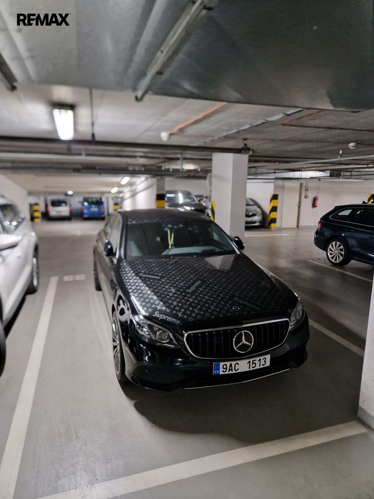 Prodej prostorného garážového stání, ul. petržílkova, praha 5 stodůlky — photo 4