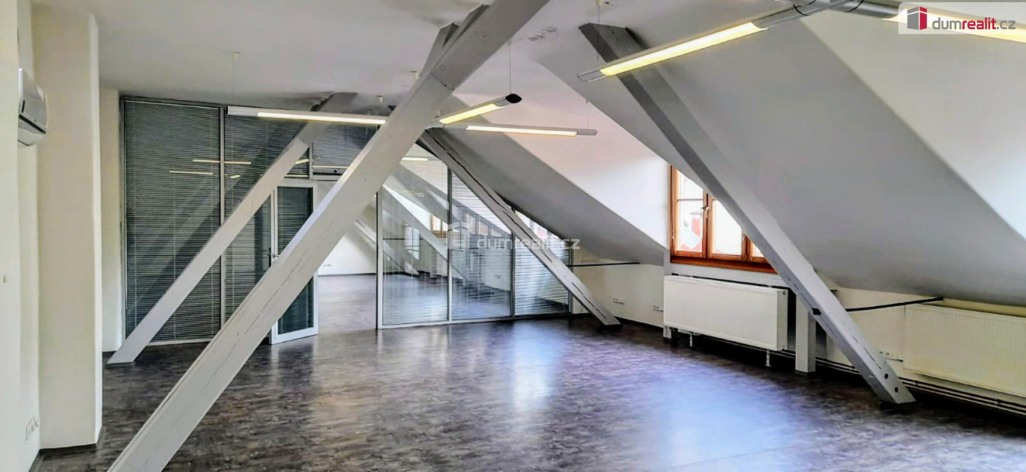 Pronájem kanceláře 120 m² — photo 3