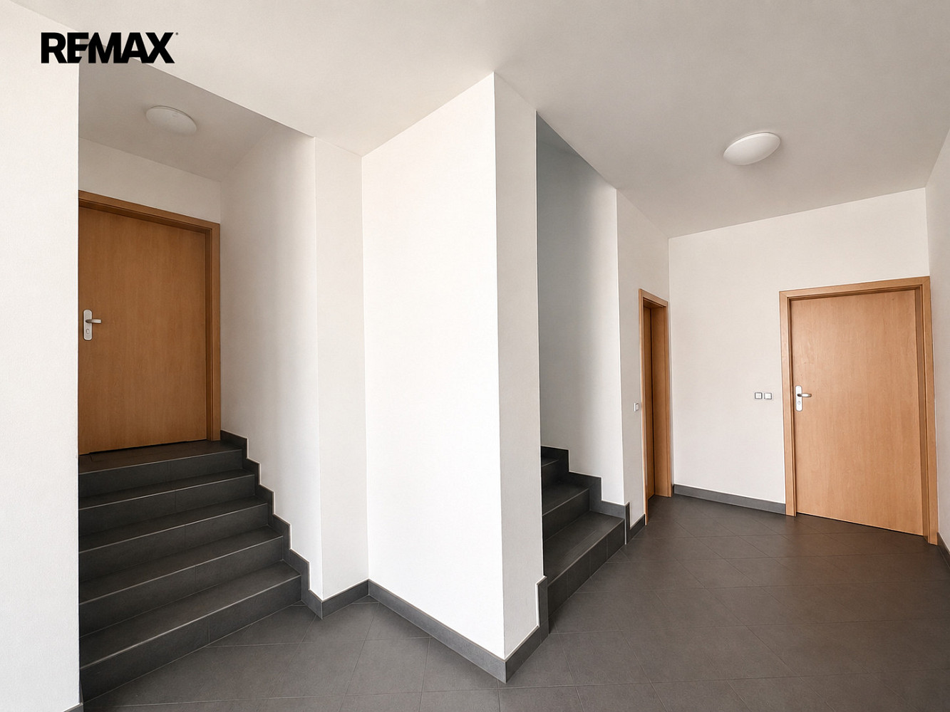 Prodej nájemního domu, činžáku 262 m² – fotografie 3