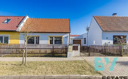 Prodej domu 120 m² s pozemkem 564 m², Pod Hájem, Vroutek, okres Louny