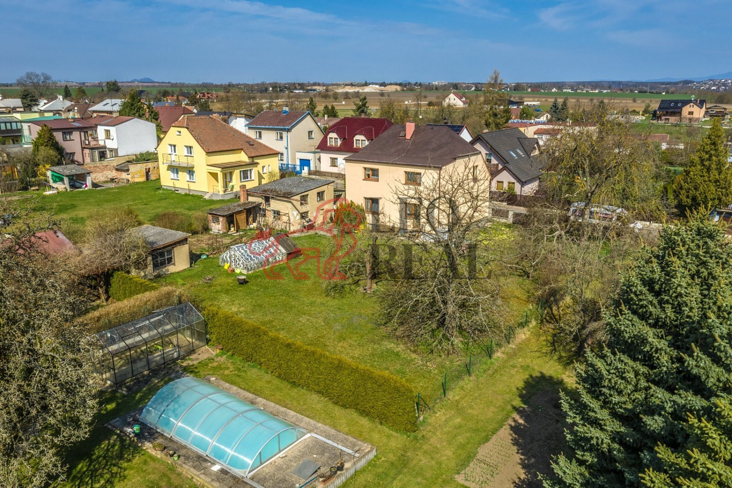 Prodej domu 200 m² s pozemkem 1 201 m² – fotografie 2