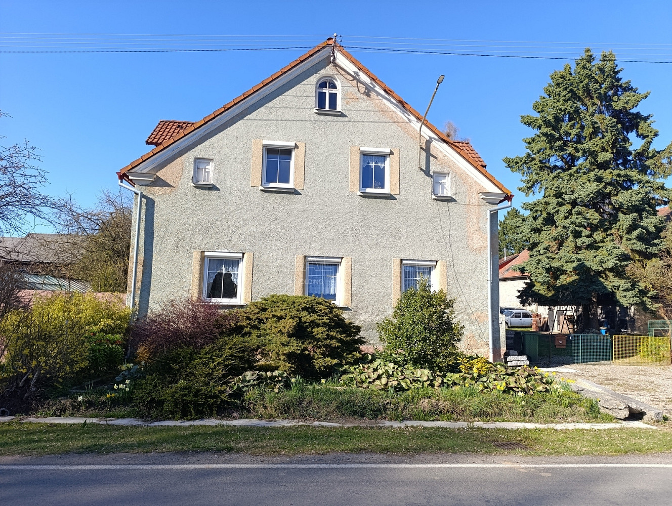 Pronájem domu 100 m² s pozemkem 2 867 m²