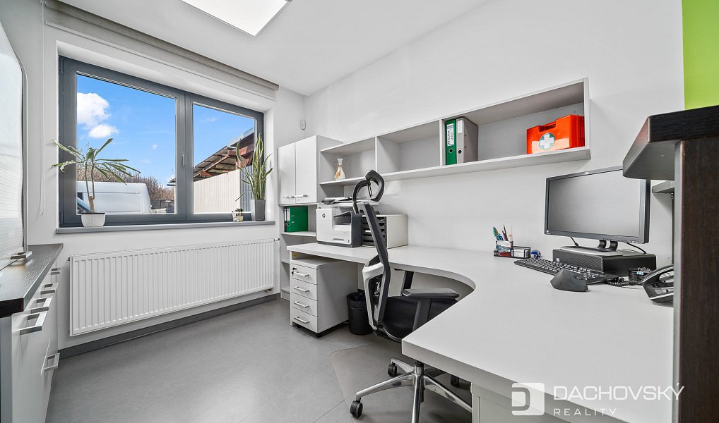 Prodej obchodních prostor 374 m², Pardubice – náhled fotky 21