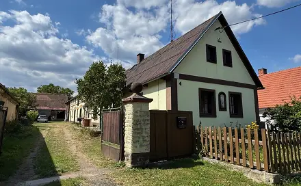 Prodej chaty/chalupy 300 m² s pozemkem 321 m², Velečín, okres Plzeň-sever