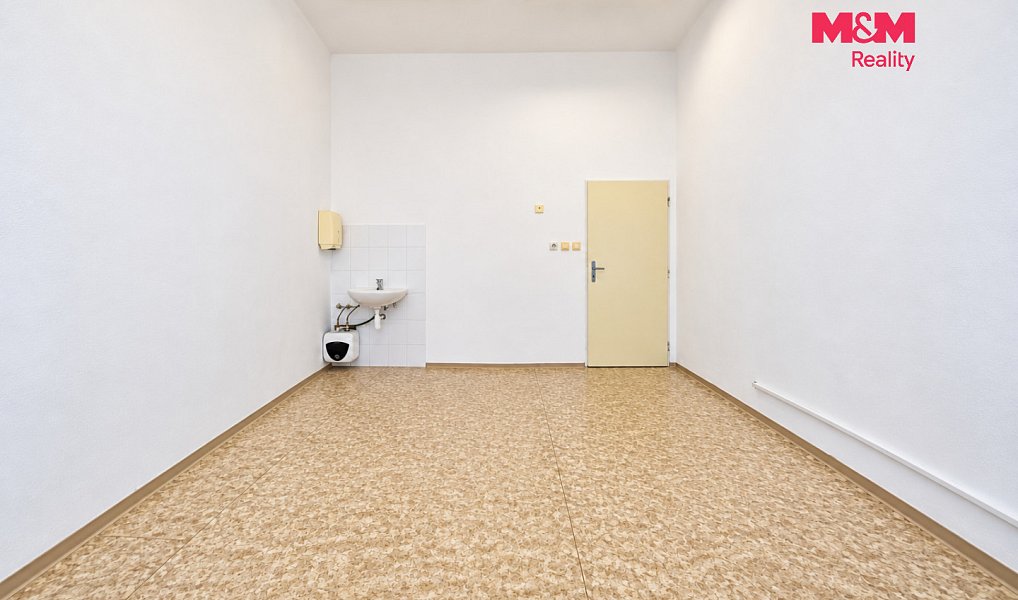 Pronájem obchodních prostor 18 m², Jičín – náhled fotky 4
