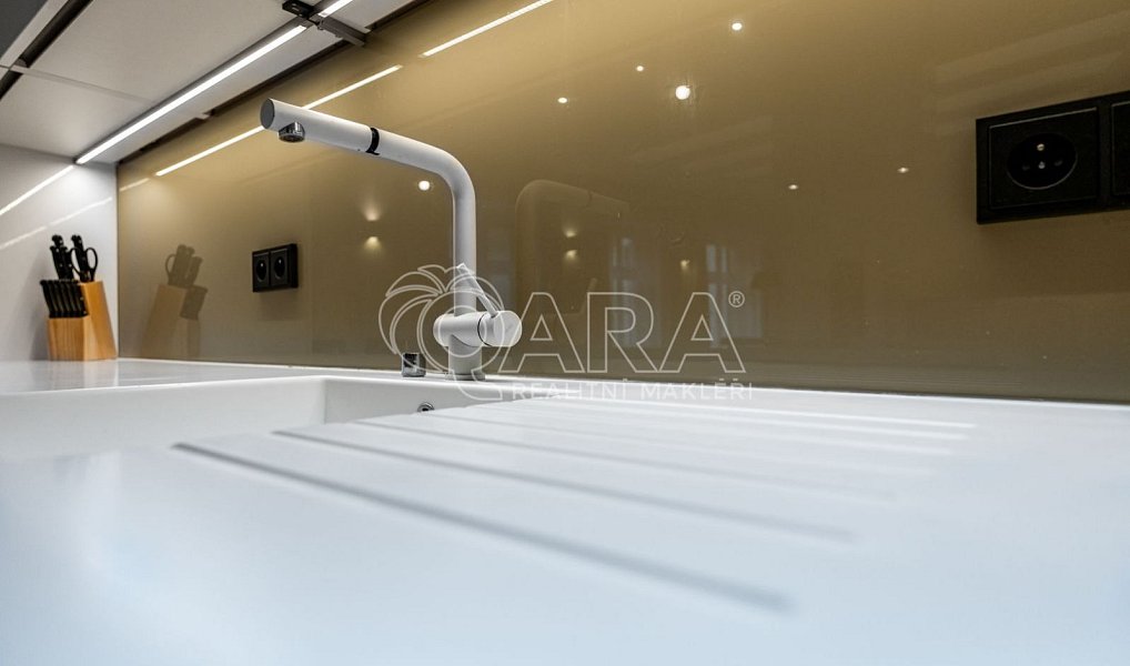 Pronájem bytu 3+kk 186 m², Praha – náhled fotky 10