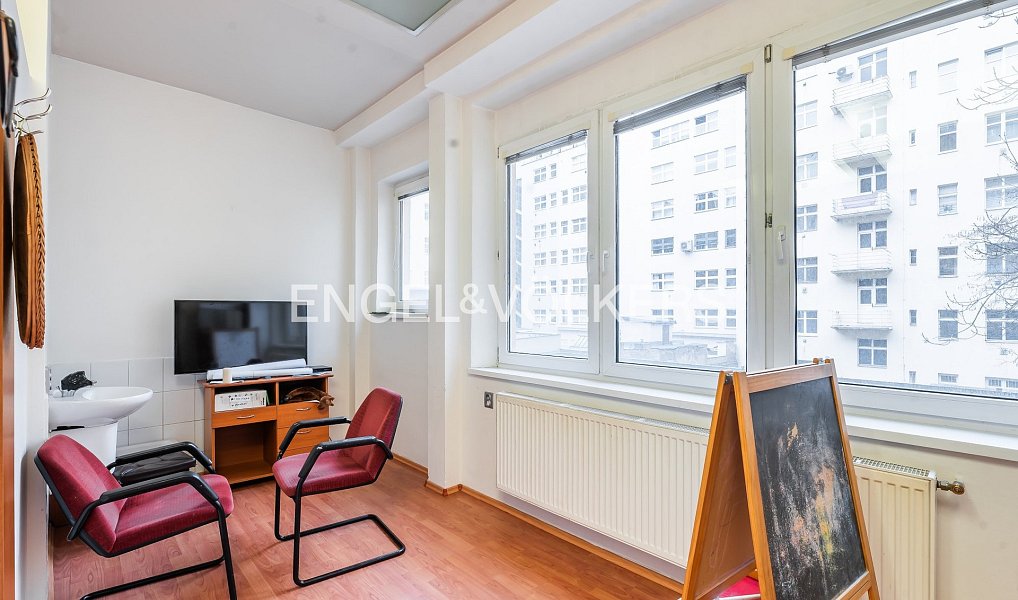 Pronájem obchodních prostor 130 m², Praha – náhled fotky 4