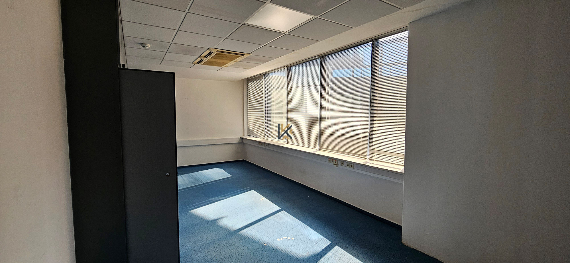 Pronájem kanceláře 322 m² – fotografie 3