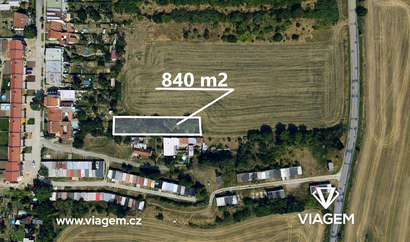 Prodej stavebního pozemku 840 m² – fotografie 2