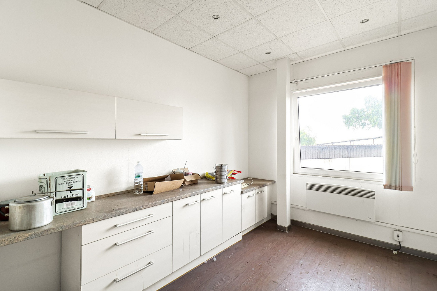 Pronájem kanceláře 357 m² — photo 3