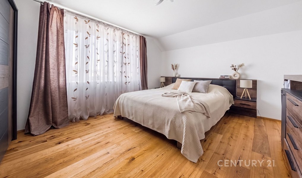 Prodej domu 189 m² s pozemkem 1 054 m², Horoušany – náhled fotky 4