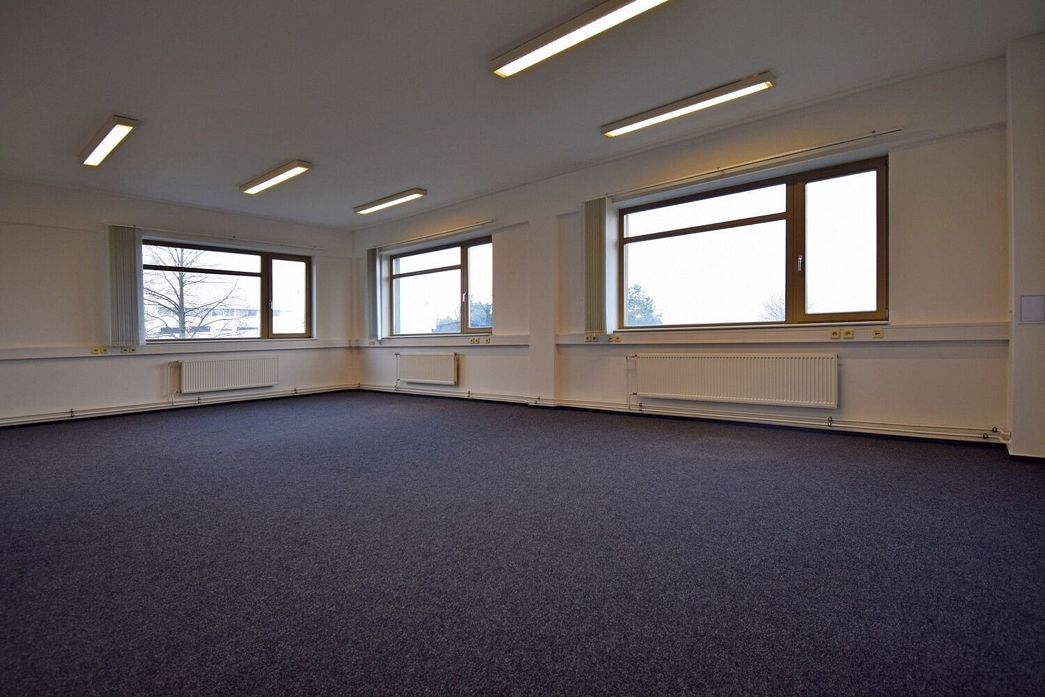 Pronájem kanceláře 67 m² — photo 2