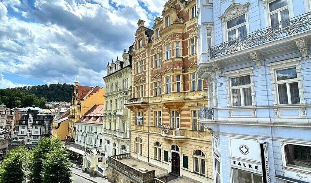 Prodej ubytovacího objektu 1 316 m², Karlovy Vary – náhled fotky 2