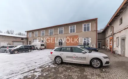 Pronájem výrobních prostor 500 m², Poděbradova, Jičín - Nové Město