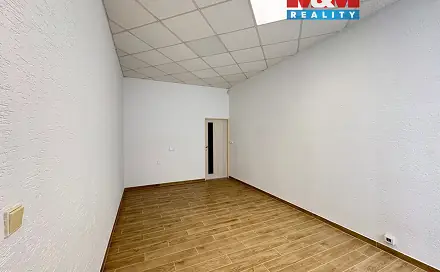 Pronájem kanceláře 18 m², Hlubčická, Krnov - Pod Bezručovým vrchem, okres Bruntál