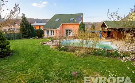 Prodej domu 260 m² s pozemkem 694 m², Nižbor - Stradonice, okres Beroun