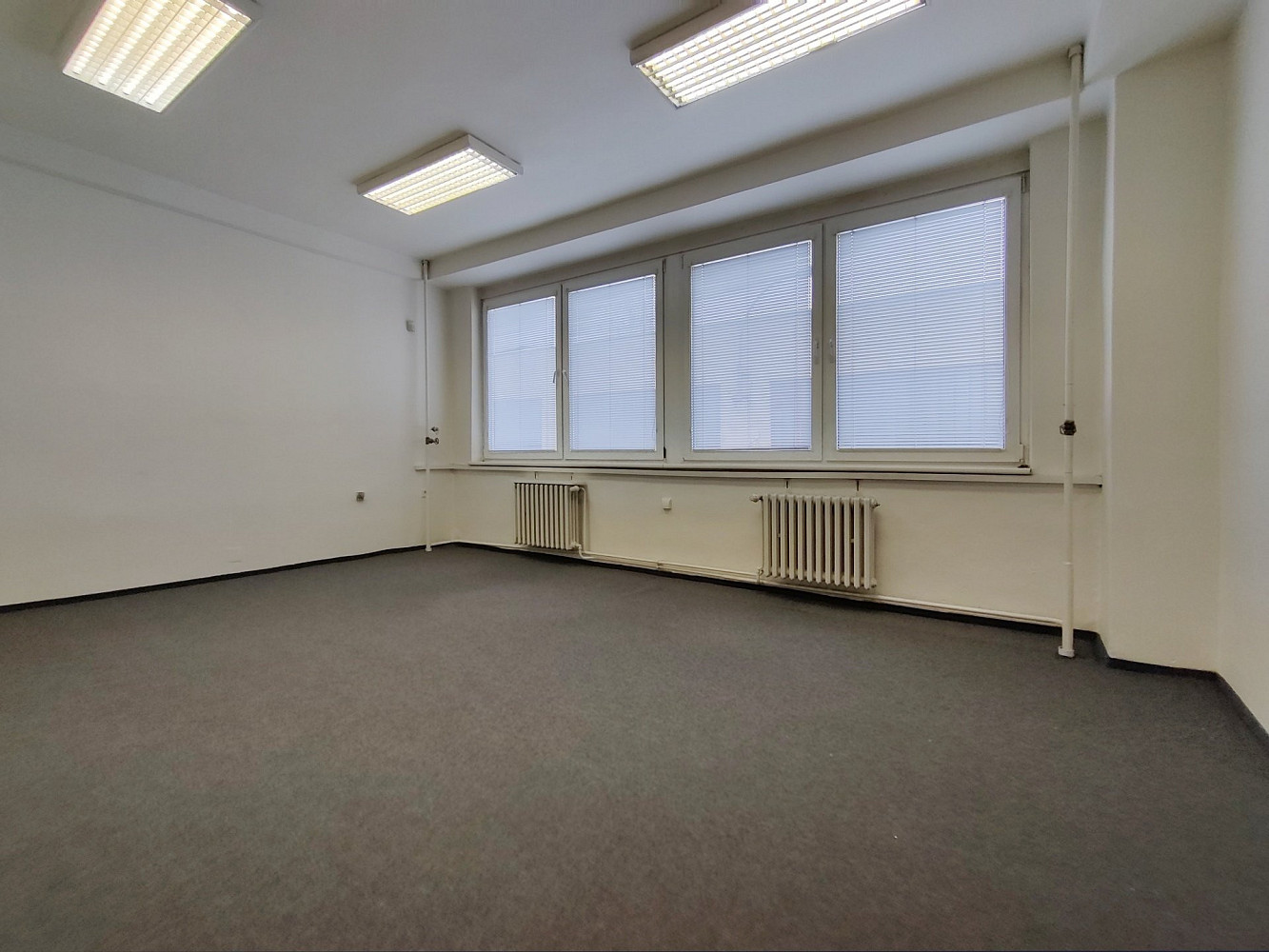 Pronájem kanceláře 25 m² – fotografie 2