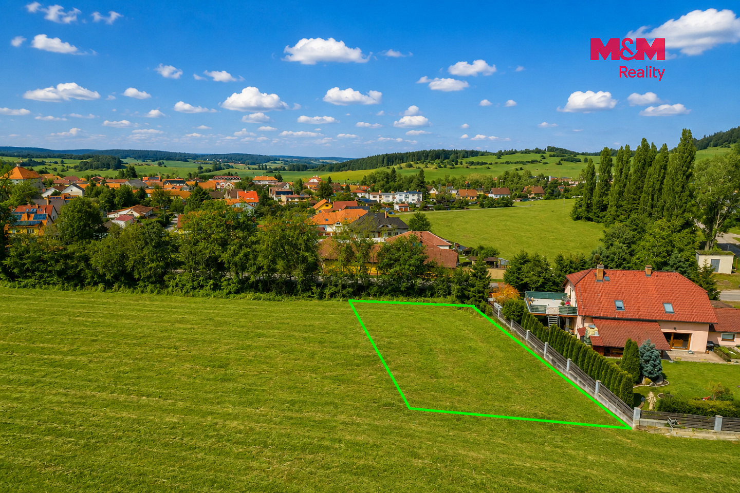 Prodej stavebního pozemku 1 233 m² – fotografie 2