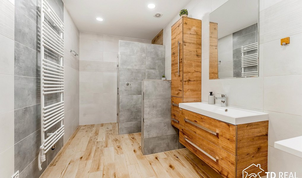 Prodej domu 207 m² s pozemkem 1 077 m², Syrovice – náhled fotky 6