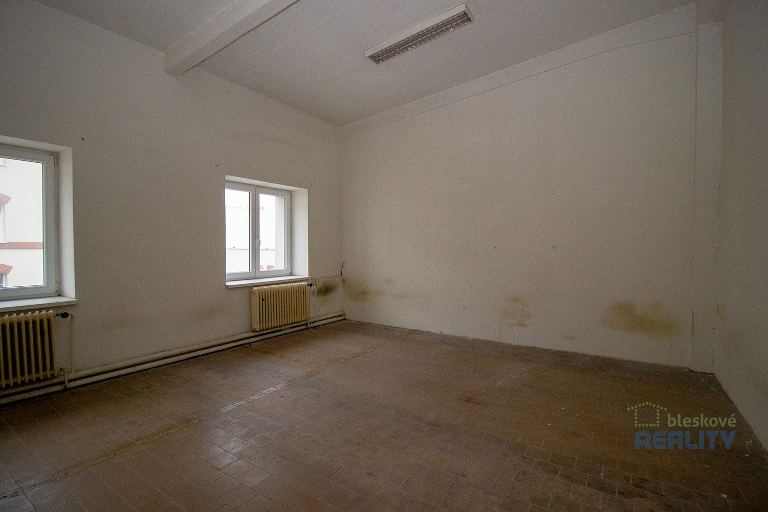 Pronájem skladovacích prostor 826 m² – fotografie 3
