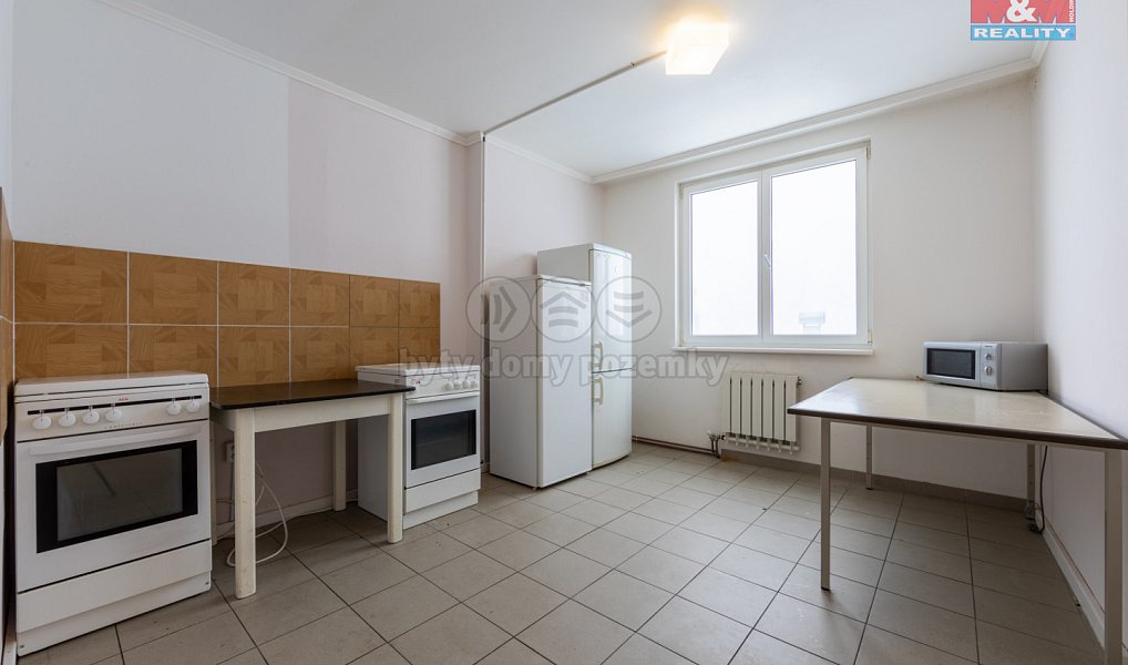 Prodej výrobních prostor 1 873 m², Rovná – náhled fotky 19