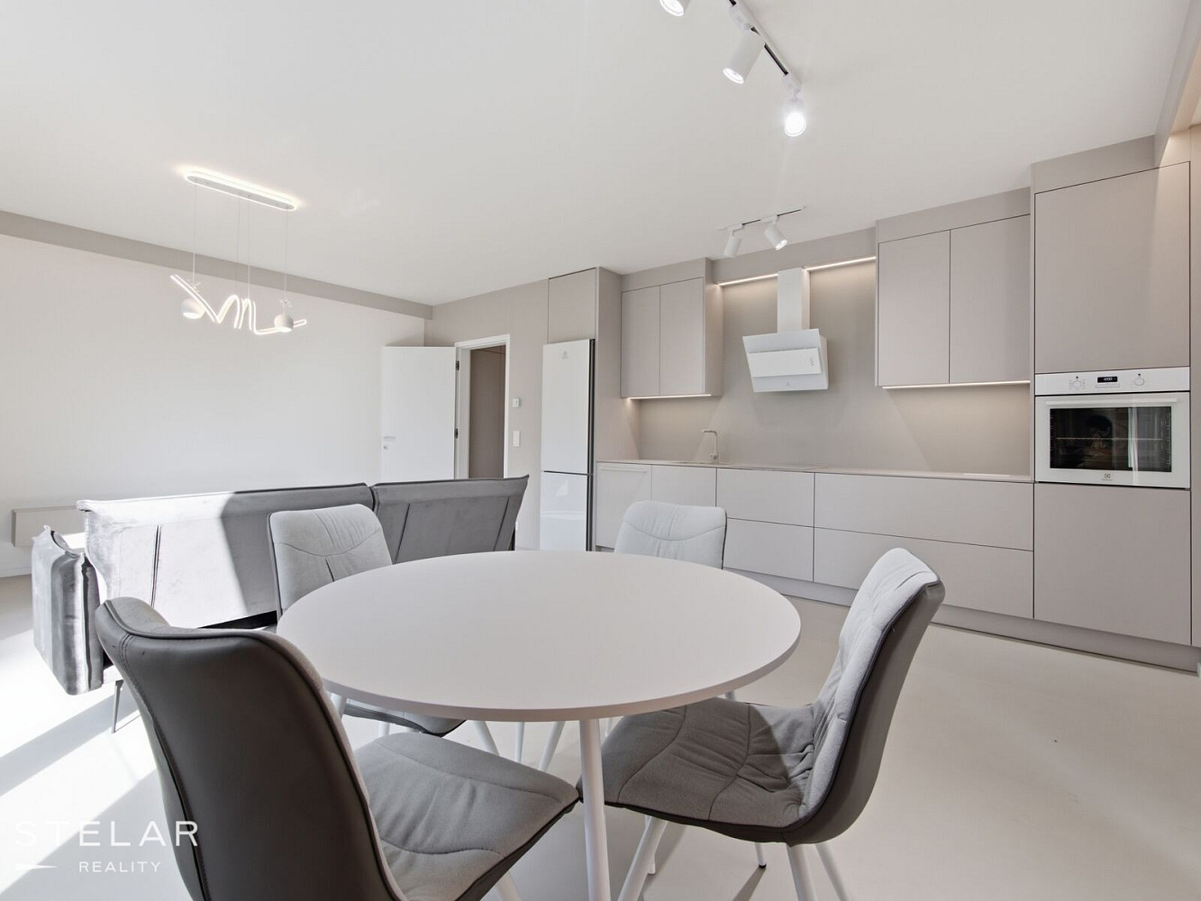 Pronájem bytu 2+kk 60 m² – fotografie 2