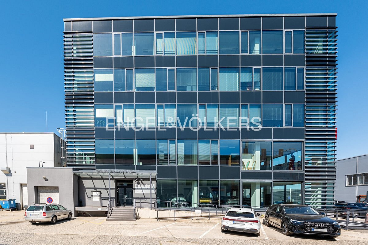 Pronájem kanceláře 406 m²
