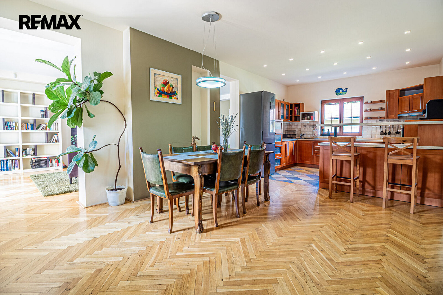 Pronájem domu 286 m² s pozemkem 721 m²