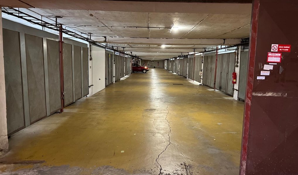Prodej garáže o výměře 17m2, Praha – náhled fotky 2