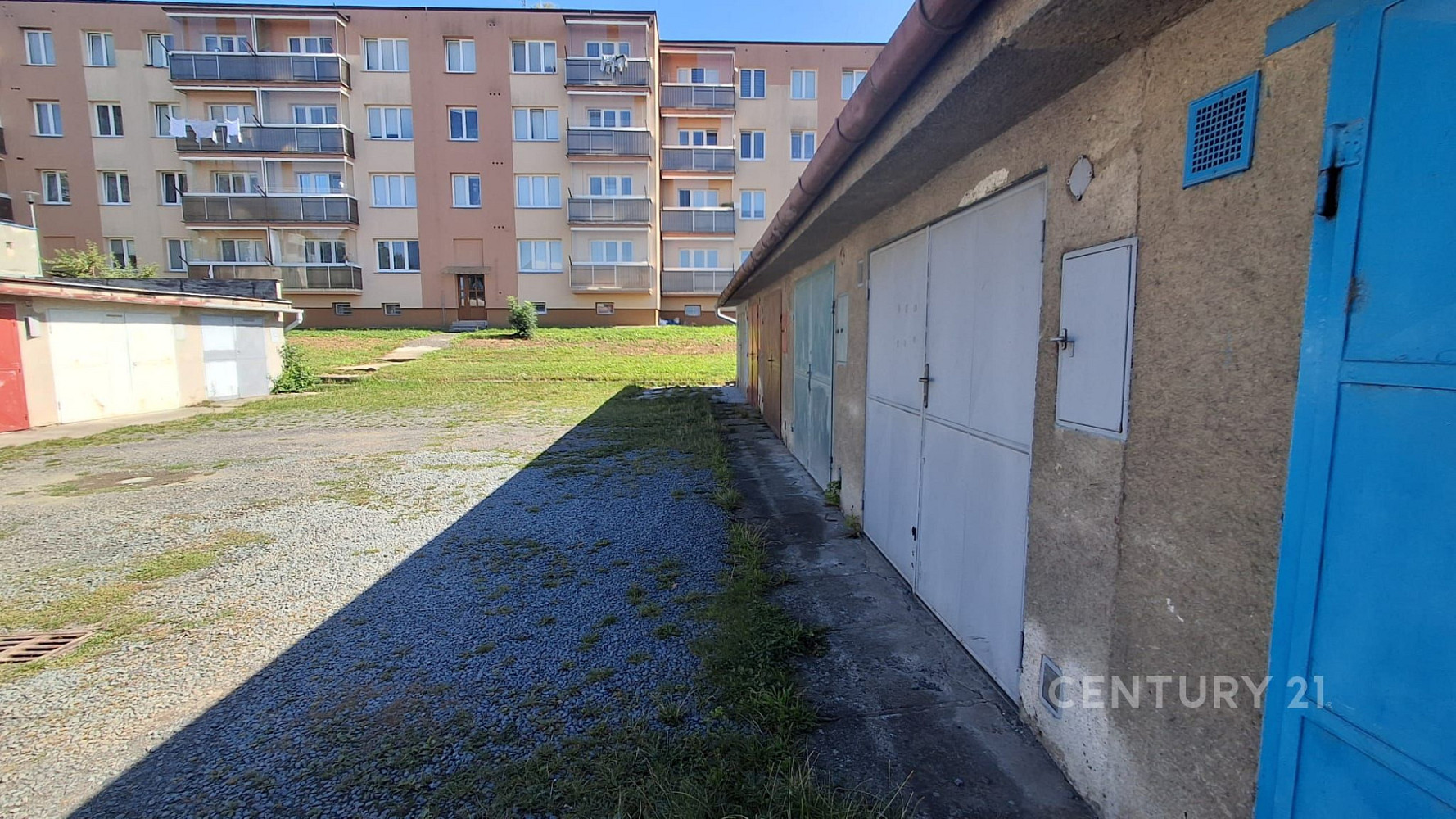 Prodej řadové garáže 22 m2 s elektřinou Nový Jičín, ul. Pod Lipami. – fotografie 3