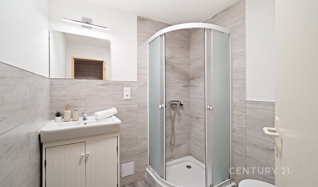 Prodej ubytovacího objektu 350 m², Bítov – náhled fotky 10