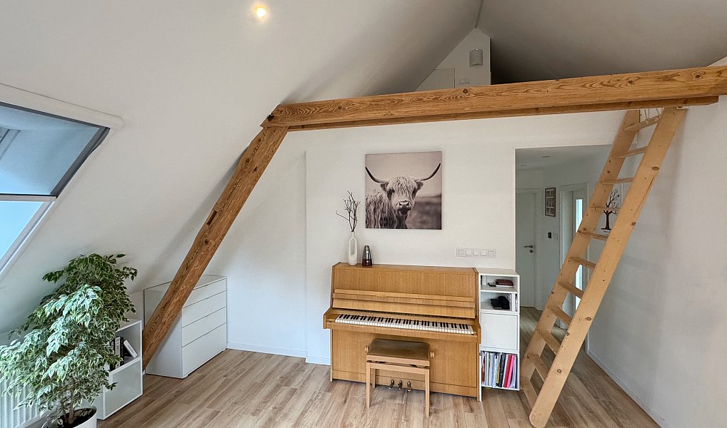 Prodej domu 228 m² s pozemkem 1 507 m², Klučenice – náhled fotky 3