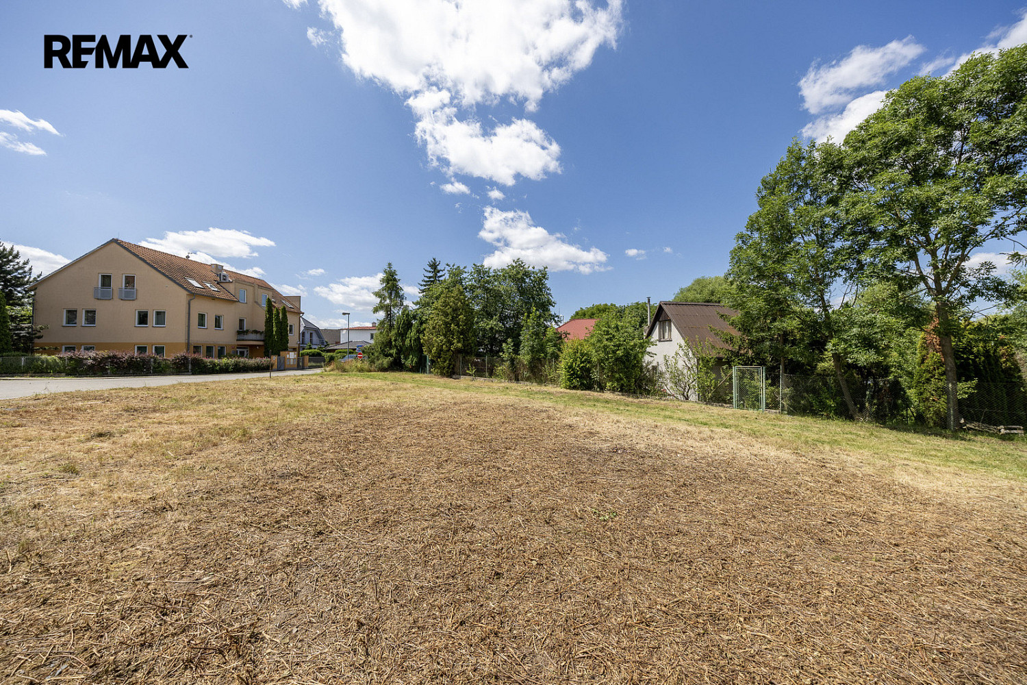 Prodej stavebního pozemku 695 m² — photo 3