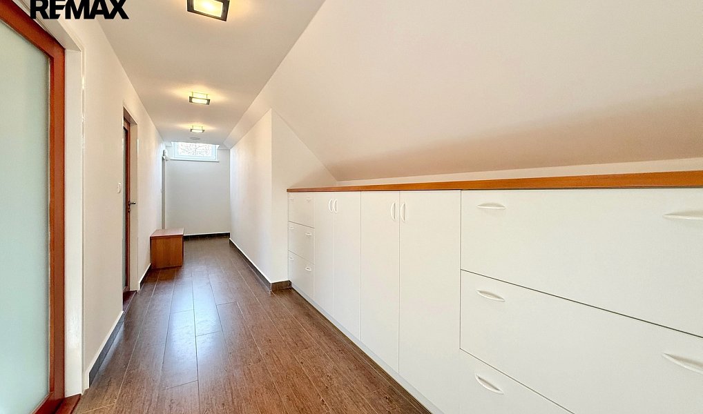 Prodej domu 650 m² s pozemkem 2 968 m², Svinaře – náhled fotky 31